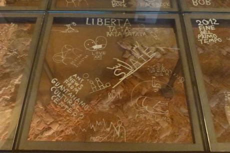 Dan Perjovschi en Palazzo Madama Dan Perjovschi en Palazzo Madama