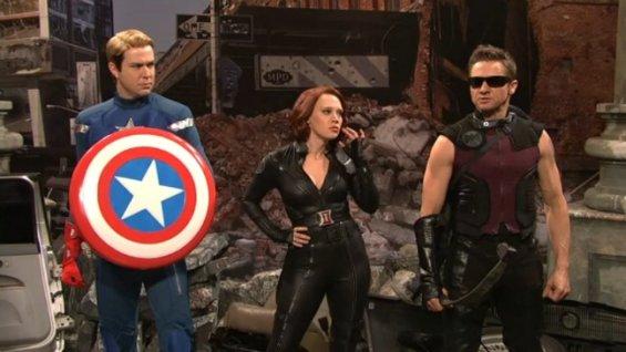 'SNL' parodia 'Los Vengadores' con Jeremy Renner