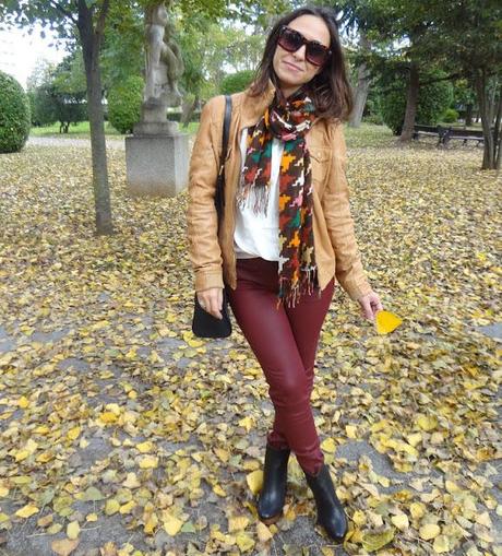 Remix de prendas en tonos burdeos