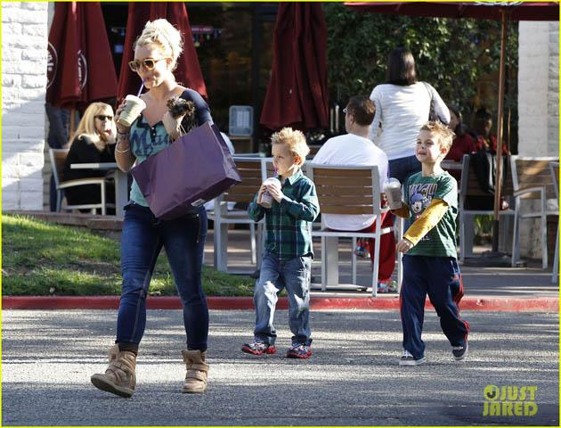 Britney Spears de paseo junto a sus hijos (+fotos)