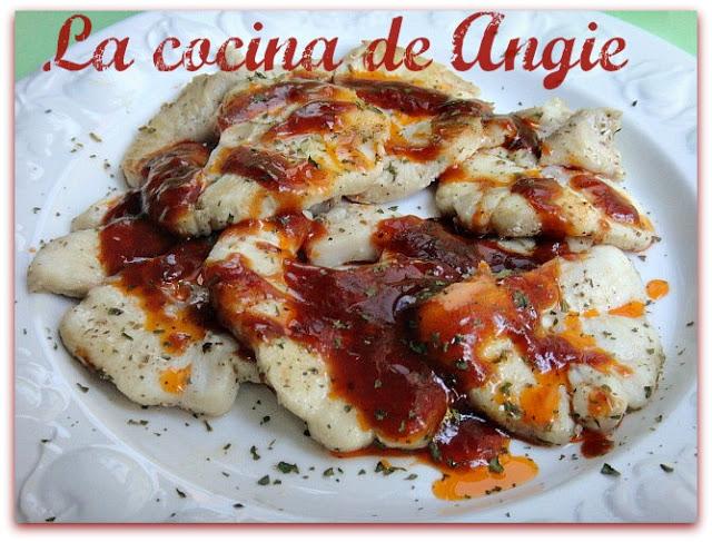 CAZÓN CON SALSA ROJA
