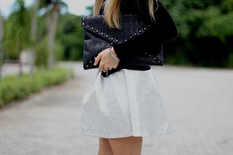 Envelope studded clutch by fashion blogger Mónica Sors