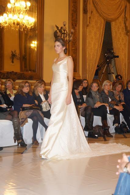 DESFILE JUANA MARTIN CIRCULO DE LA AMISTAD