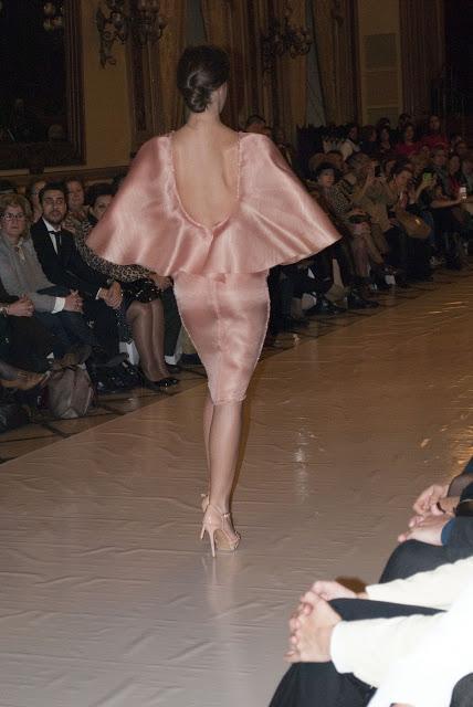 DESFILE JUANA MARTIN CIRCULO DE LA AMISTAD