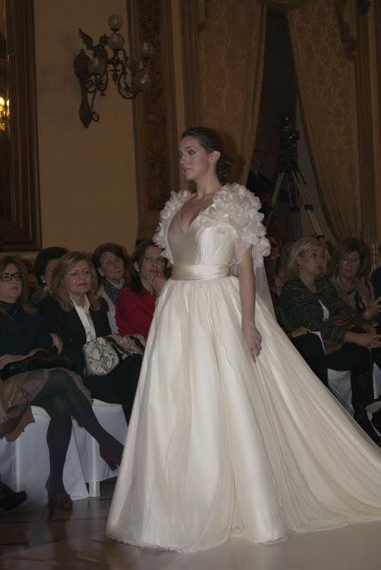 DESFILE JUANA MARTIN CIRCULO DE LA AMISTAD