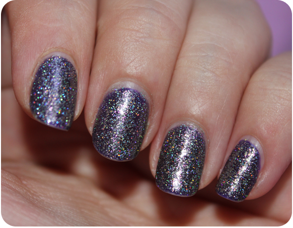 Uñas: Punk (IDI) + Army Na mira 3D (Impala)