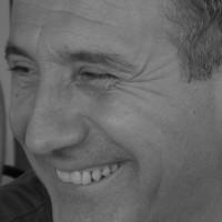 Jose Maria Toro ,Maestro. Escritor. Formador y conferenciante. Autor de “Educar con Co-razón” (12ª ed.) :20/11 20:00h