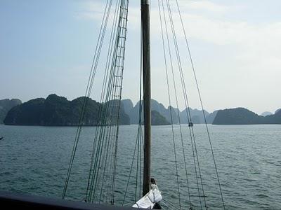 Bahia de Halong con amor !!