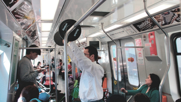 Reebok monta un gimnasio en pleno metro