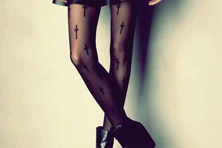 Tú decides: medias con cruces, ¿si o no?