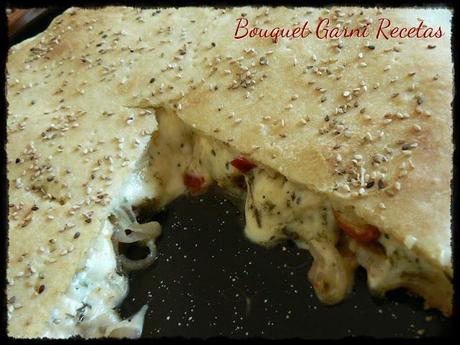 Tarta de cebolla, tomates cherry y quesos Tarta de cebolla, tomates cherry y quesos