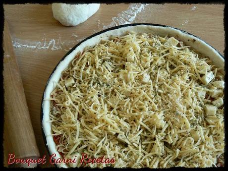 Tarta de cebolla, tomates cherry y quesos Tarta de cebolla, tomates cherry y quesos
