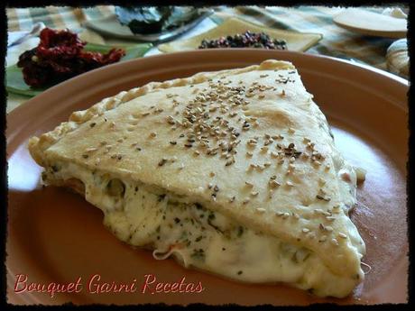 Tarta de cebolla, tomates cherry y quesos Tarta de cebolla, tomates cherry y quesos
