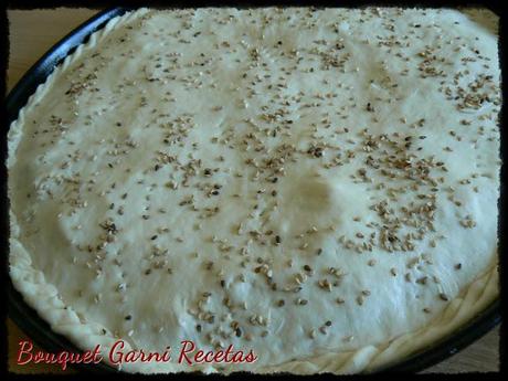 Tarta de cebolla, tomates cherry y quesos Tarta de cebolla, tomates cherry y quesos