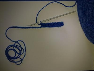 Bolso con manzana de ganchillo