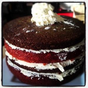 LAYER CAKE DE  VAINILLA, CAFÉ Y CARAMELO. (Relato de un Patoso)