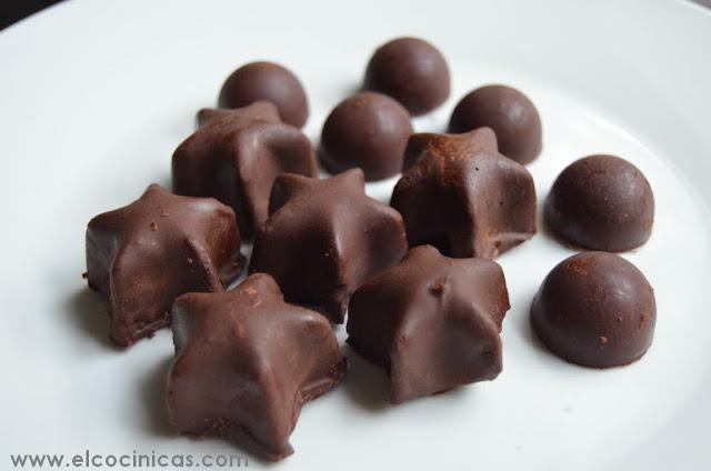 Bombones de chocolate y ganaché de plátano