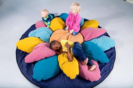 Little Red Stuga, alfombras infantiles con forma de flor