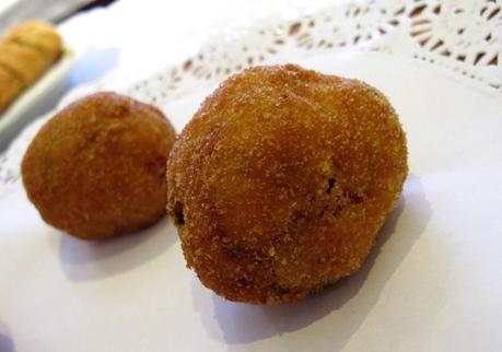 La Cuina del Guinardó Croquetas de bacalao y pimientos del piquillo de La Cuina del Guinardó