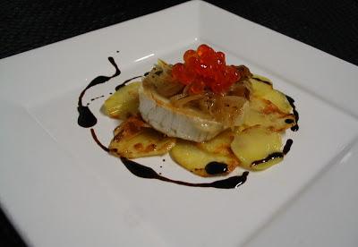 QUESO DE CABRA CON HUEVAS DE SALMÓN