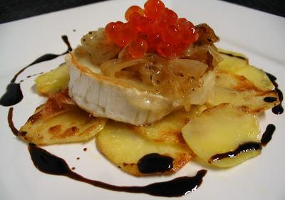 QUESO DE CABRA CON HUEVAS DE SALMÓN