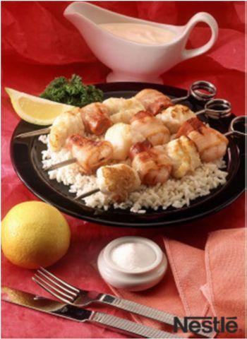 BROCHETAS DE RAPE Y GAMBAS CON ARROZ ( DE NESTLÉ)