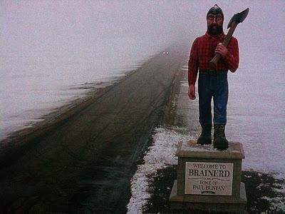 ABSURDOS SOBREABRIGADOS.