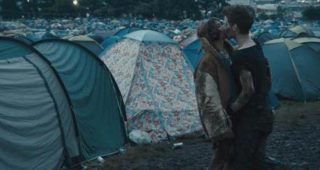 ¿Te apuntas (y te esposas) a un festival de música?