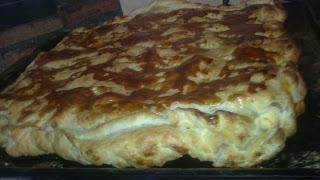 Empanada de hojaldre, carne y verduras