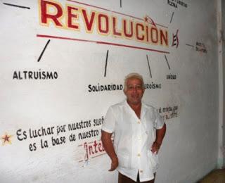 Adela, transexual cubana, desnuda a la 