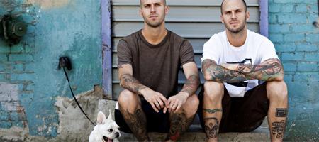 Los hermanos Perre, fotografiados en su barrio del Bronx