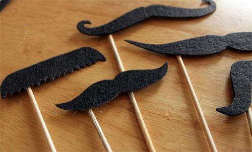 EL BIGOTE ESTÁ DE MODA