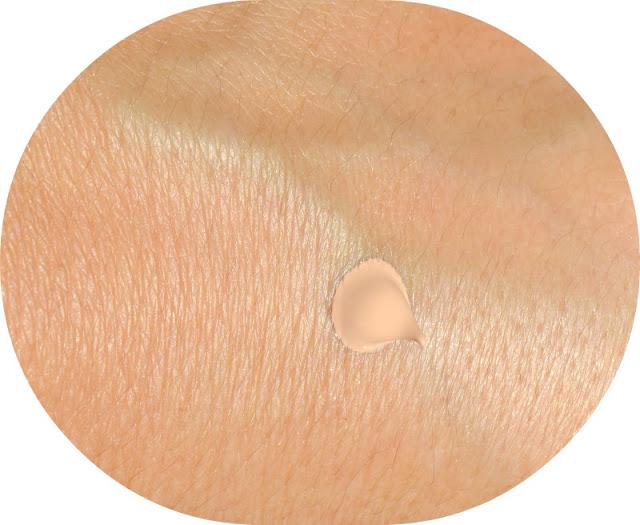 BB_Cream_Bobbi_Brown_Fair_Swatch