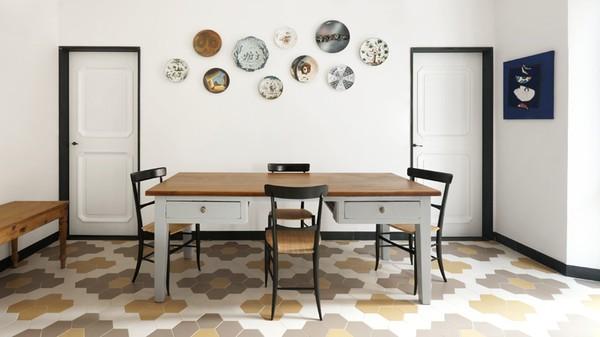 MI VAJILLA EN LA PARED