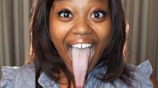 La lengua más larga del mundo es casi del tamaño de un iPhone y pertenece a una chica – CURIOSIDADES