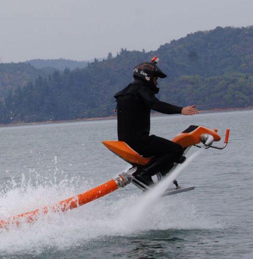 Jetovator, una moto que puedes volar sobre el agua – TENDENCIAS