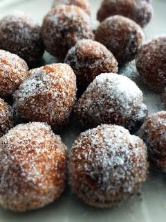 BOLAS DE TORRIJAS CON QUESO Y MIEL