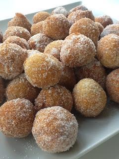 BOLAS DE TORRIJAS CON QUESO Y MIEL