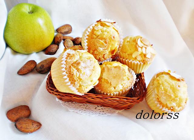 Magdalenas de manzana y almendras