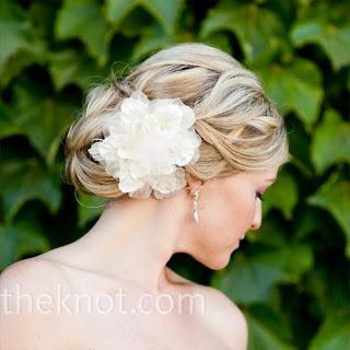 Peinados para novias con flores  Paperblog