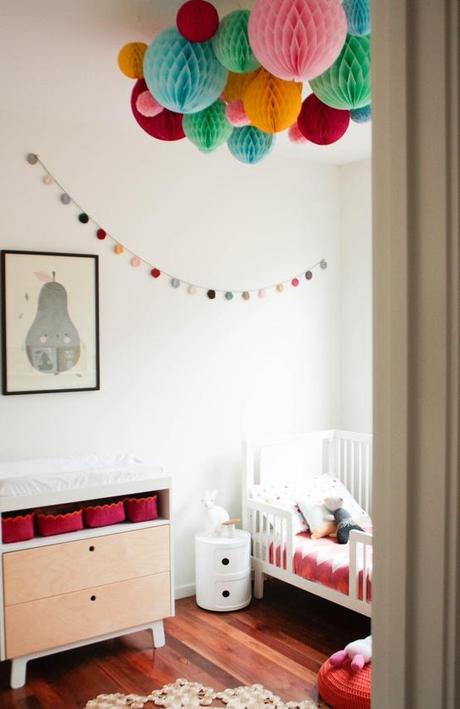 Inspiracion exterior: Cuarto infantil con mix de colores