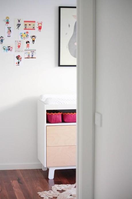 Inspiracion exterior: Cuarto infantil con mix de colores