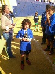 MI ALUMNO DANDO LA CHARLA TÁCTICA.