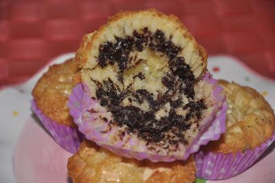 Magdalenas Con Virutas De Chocolate Negro Y Blanco