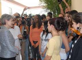 Directora general de la Unesco por método de alfabetización Yo Sí Puedo