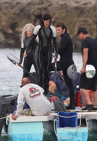 hunger-games-catching-fire-jennifer-lawrence-set-photo-2