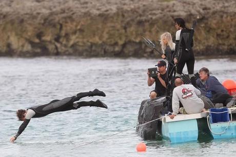 hunger-games-catching-fire-lawrence-hutcherson-set-photo