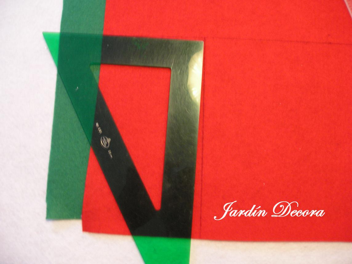 Decorar con flores de Pascua hechas de fieltro