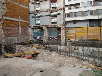 Aparecen nuevos restos de la cloaca del siglo XVII en un solar de Angustias