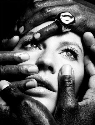 BLACK & WHITE PHOTOGRAPHY